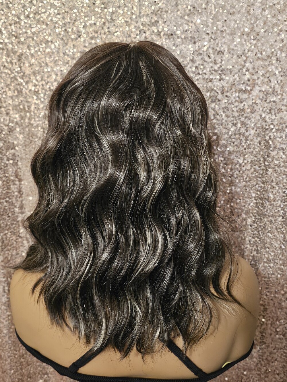 Wig - Picture 3 of 3
